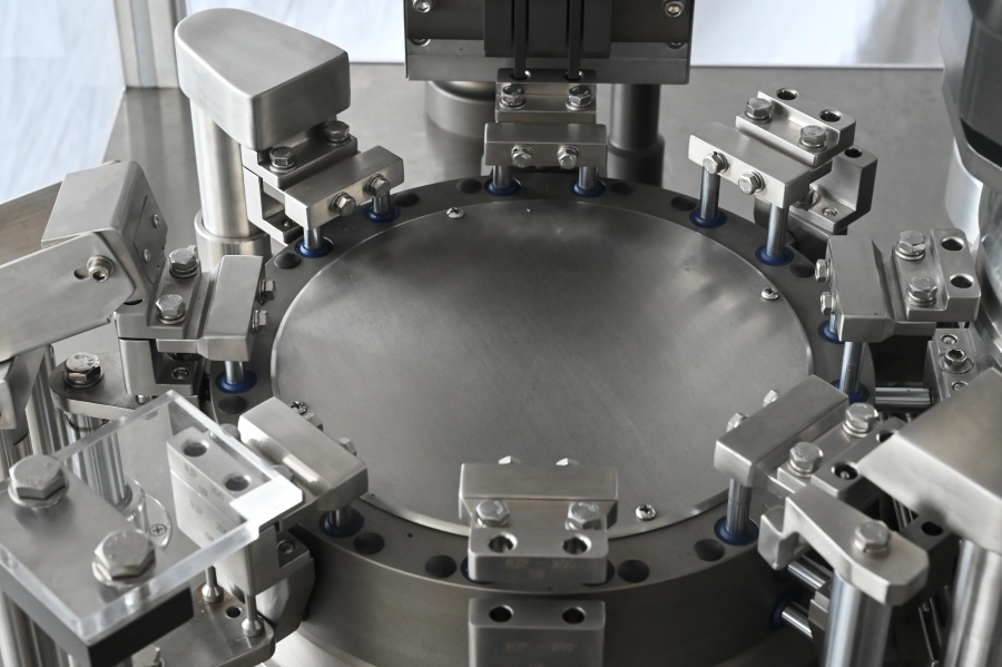 Poste de travail en capsule pivotant