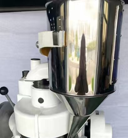 フィードホッパー