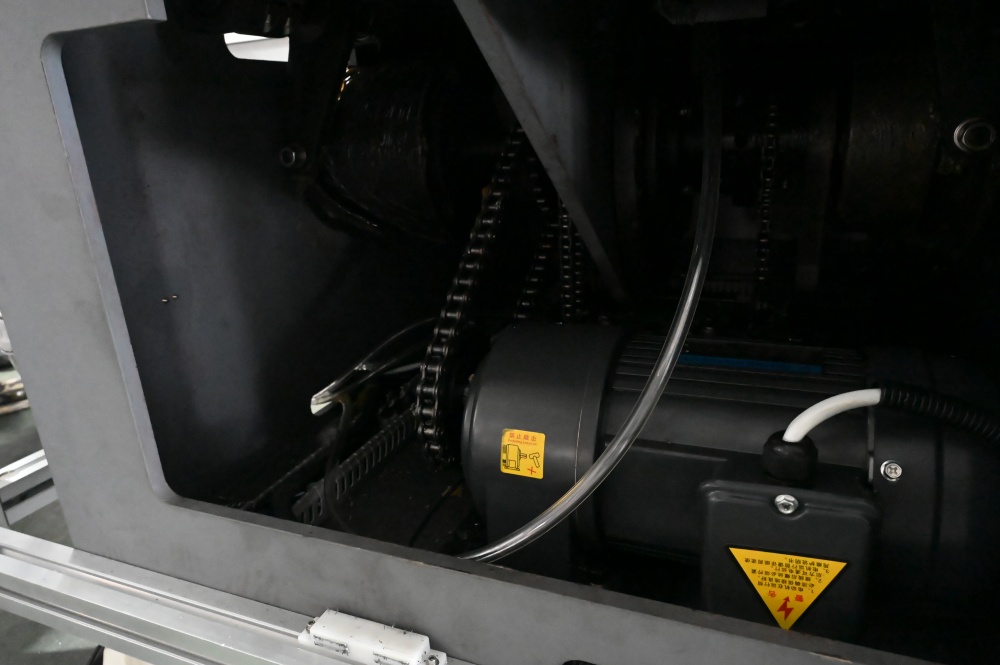 メインドライブモーター