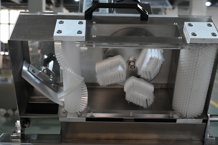 ピルブラシフィーダー