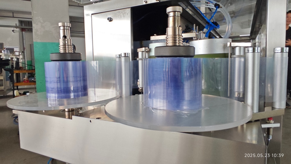 Film en rouleau pour ampoules en plastique