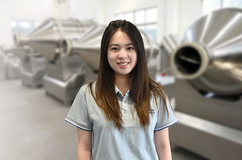 Bella, responsable commerciale, vous propose des solutions de machines de mélange adaptées à votre activité.