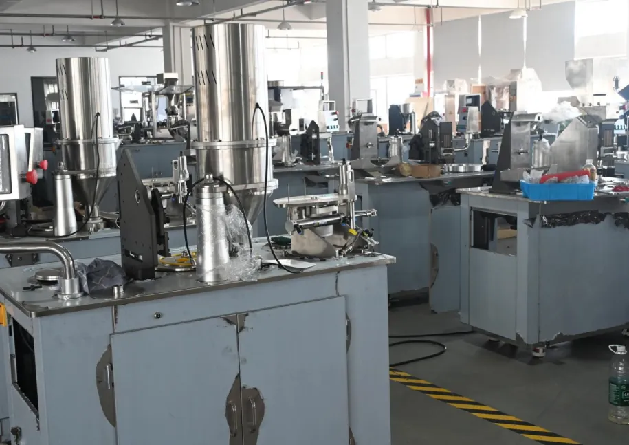 Yarı Otomatik Cpasule Dolum Makinesi Montaj Atölyesi