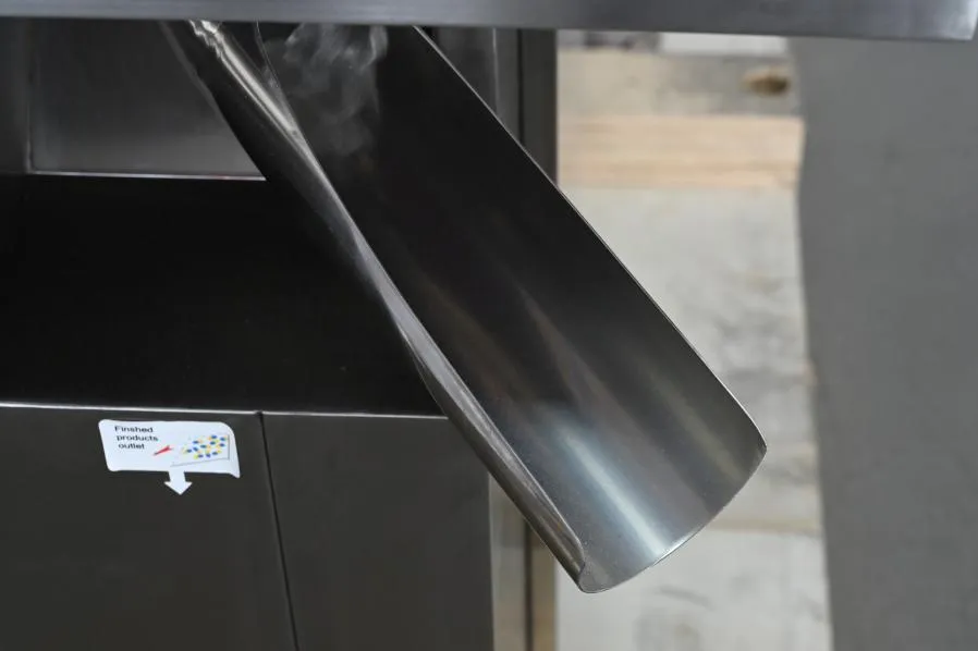 What is a Semi-Automatic Capsule Filling Machine? 24 Out Put area