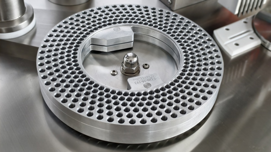 Ejectingpin plate