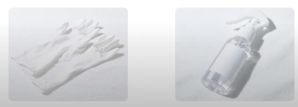 Handschuhe und Handdesinfektionsmittel