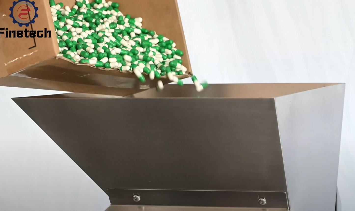 Slowly-pour-the-pills-into-the-hopper-and-wait-for-them-to-enter-the-counting-area