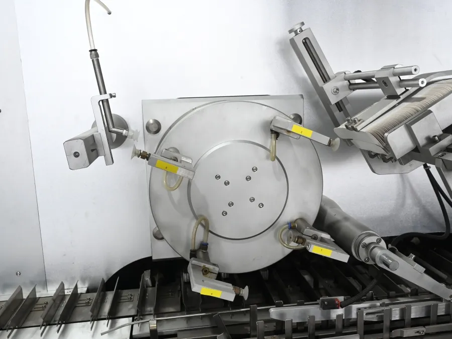 Machine d'emballage sous blister : caractéristiques, types et composants clés 5 Formeuse de cartons pour ouverture