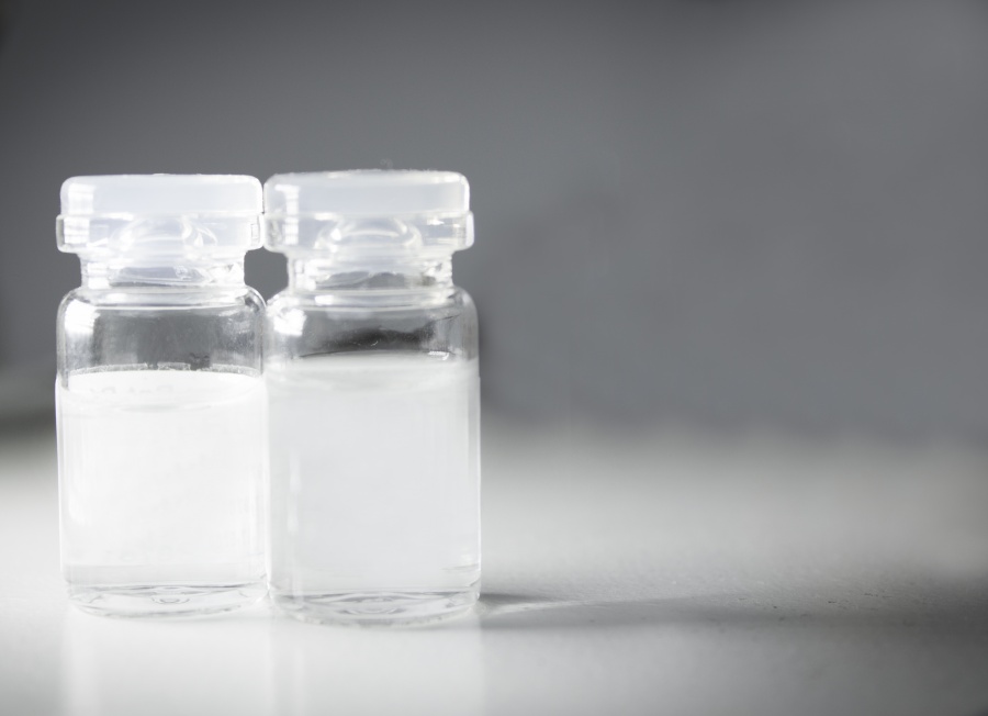 プラスチックバイアル