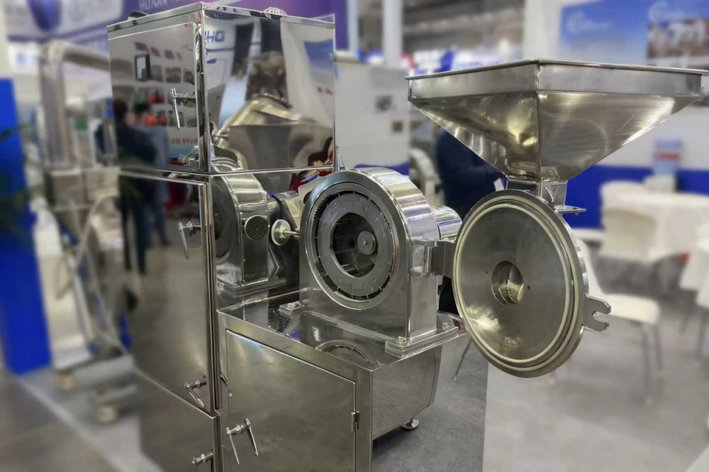 A stainless steel universal crusher machine