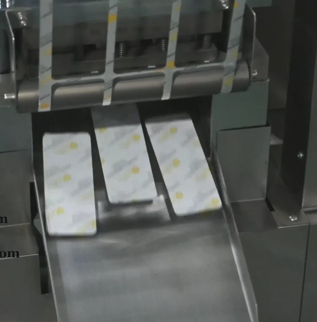 Complete Guide to Alu Alu Blister Packaging Machine 14 Paketlerin kesilmesi ve düzeltilmesi