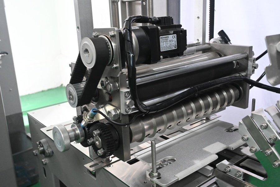 セロファン包装機とは?完全ガイド 8 駆動システム
