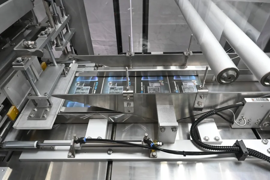 What Is a Cellophane Packaging Machine? Your Complete Guide 7 Boîte de formage