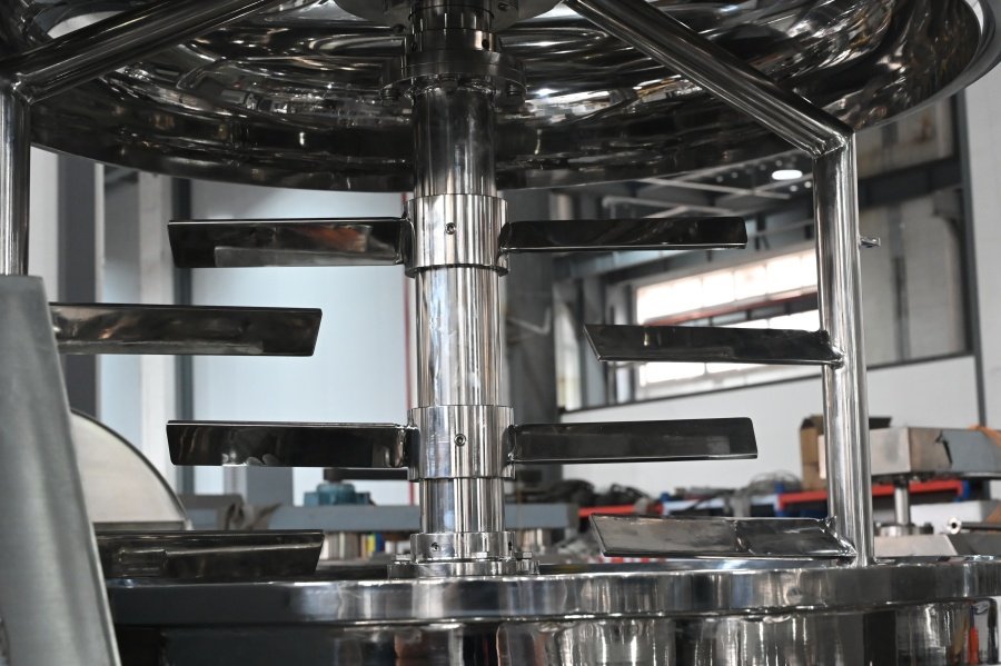 What is a Cosmetic Cream Mixer Machine? 10 Lames de mélange