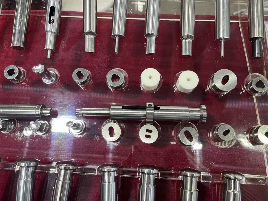 産業薬局における錠剤成形機