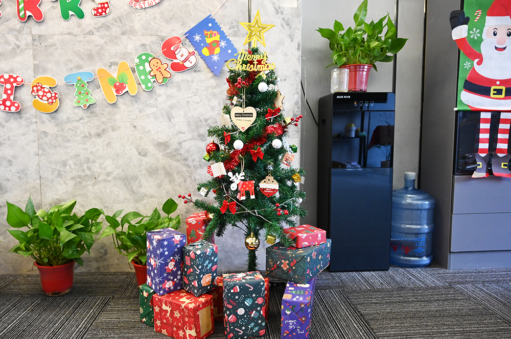 Christmas Tree Gifts