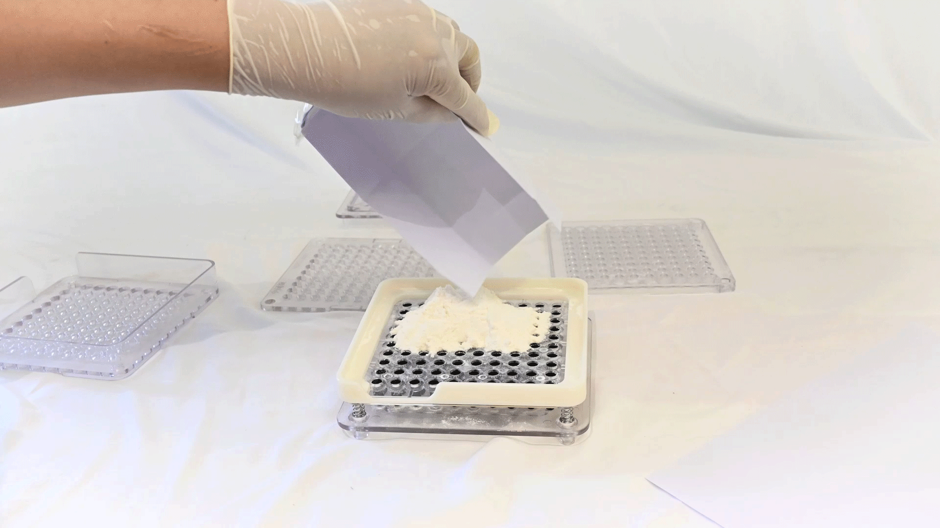 Наполнить порошком