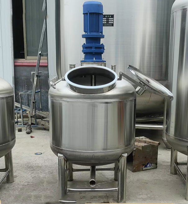 Pharmaceutical static mixer tank