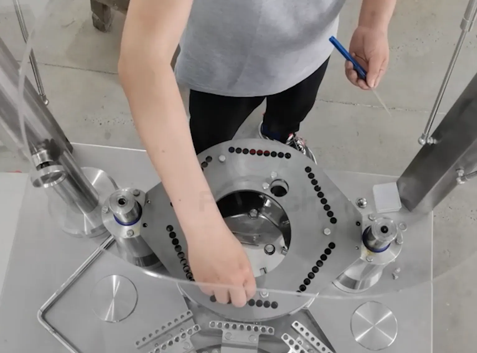 Daily Maintenance and Cleanliness Capsule Filling Machine