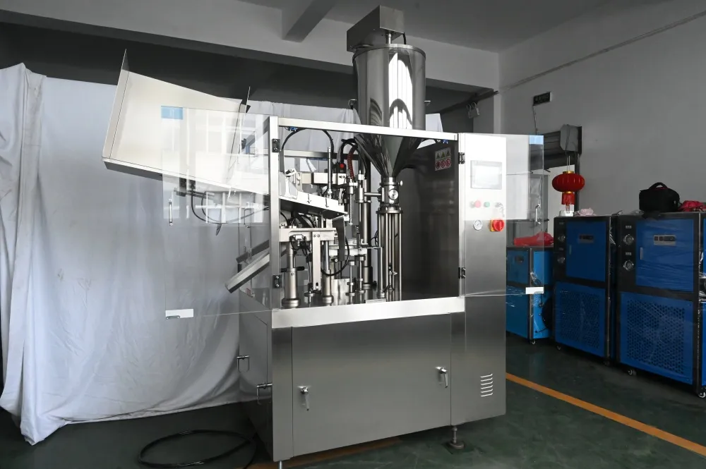 Cosmetic Tube Filling and Sealing Machine-01