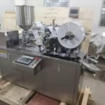 Machine à emballer les blisters de liquides1