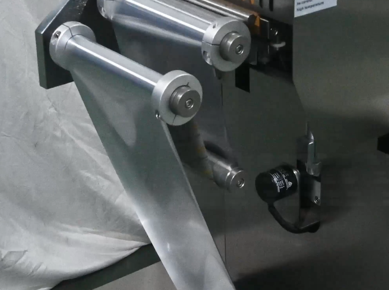 Blister Packaging Machine Problems and Solutions 3 Blister Film Misalignment