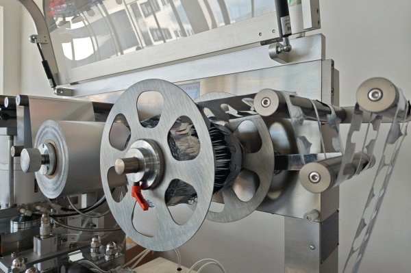 Blister film and reject packaging conveyor rack