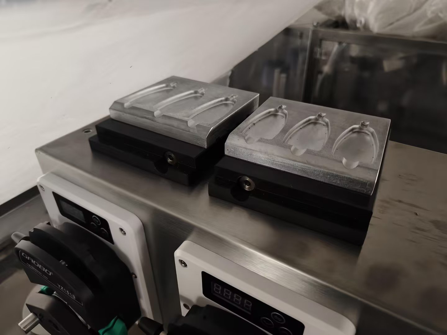 Case Study: Argentine Client Bautita Places Order for Plastic Ampoule Filling Machine with Finetech 2 Plastic ampoule molds for Argentine customers